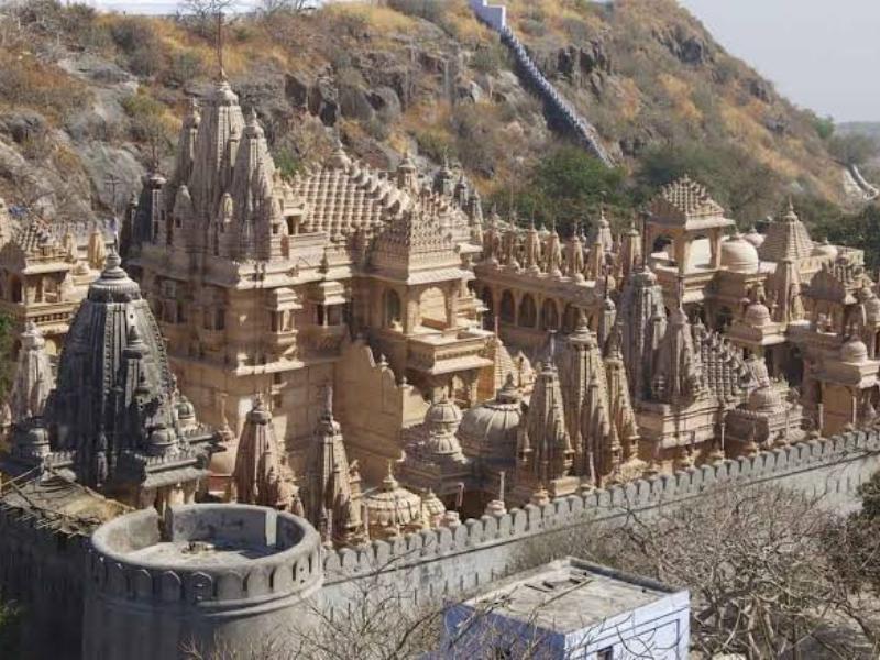 Palitana – Sacred Jain Pilgrimage & Hilltop Temples
